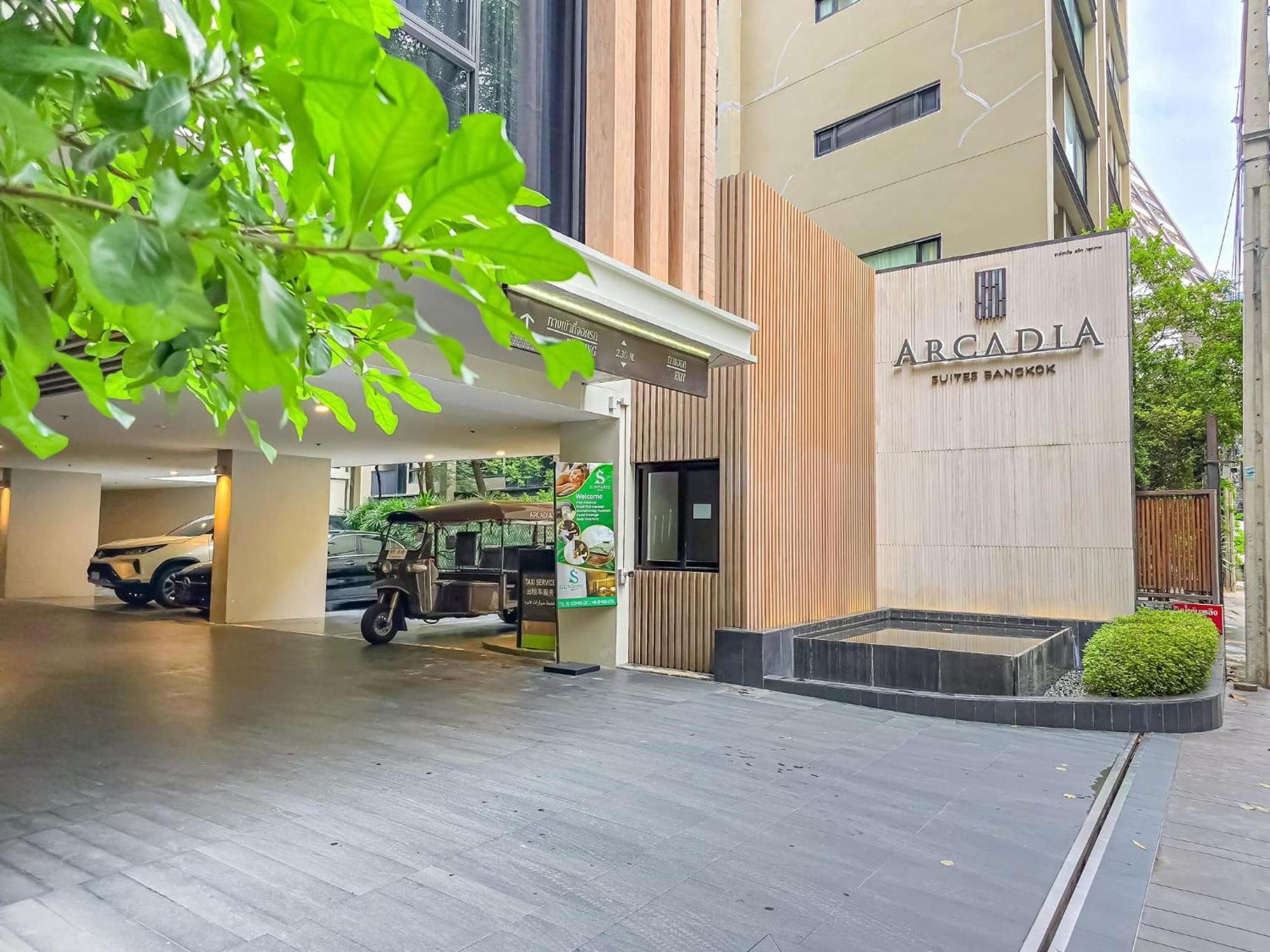 Arcadia Suites Bangkok Exterior foto